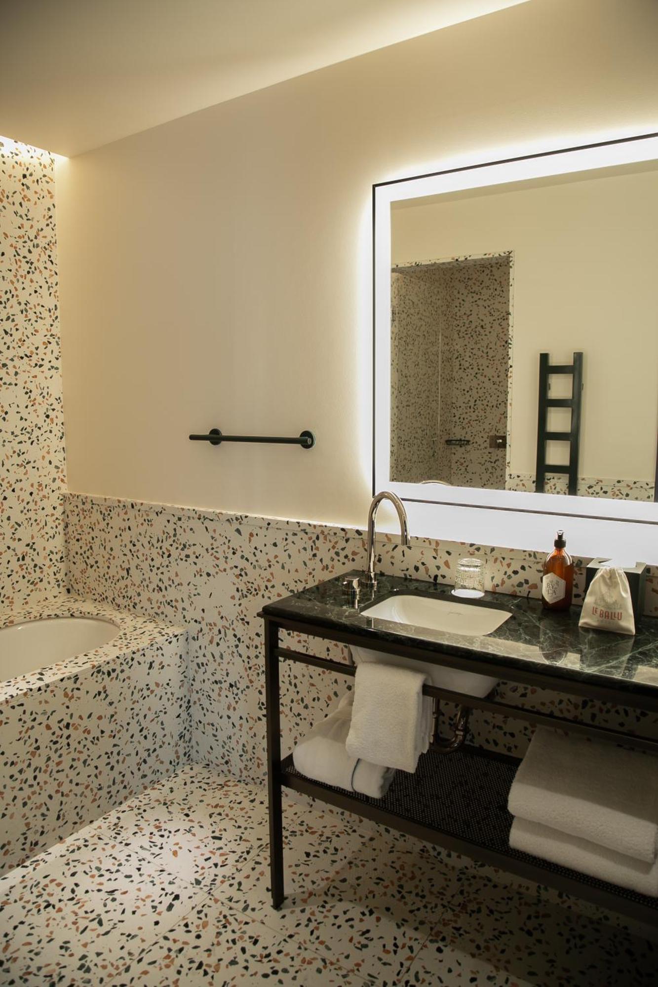 Hotel Le Ballu Париж Экстерьер фото